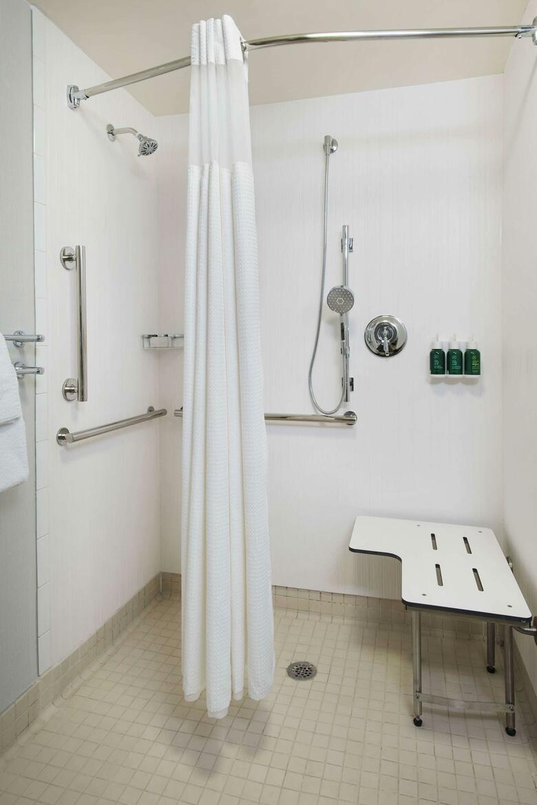 Hotel Courtyard By Marriott Cumberland Center