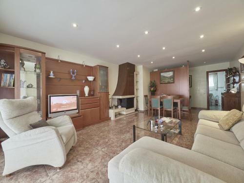 Sea & Pool Apartment