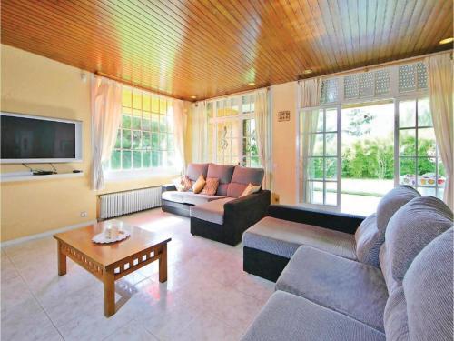 Four-bedroom Holiday Home In St Andreu D.llavaneres