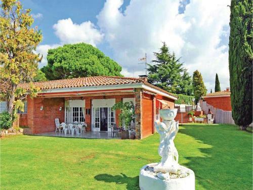 Four-bedroom Holiday Home In St Andreu D.llavaneres