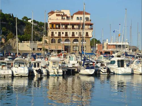 Four-bedroom Holiday Home In St Andreu D.llavaneres