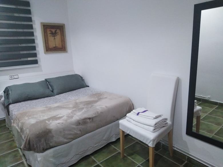 Hotel Private Rooms - Fira 2
