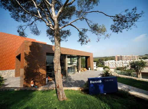 Hotel Occidental Cala Vi�as