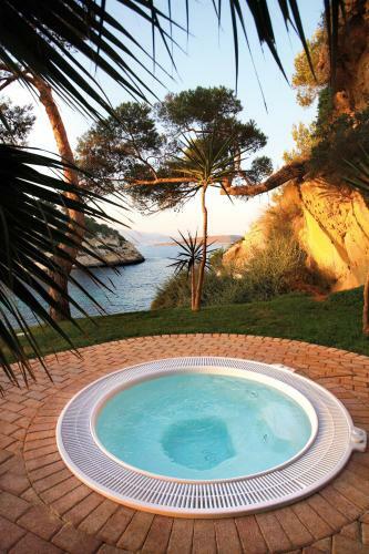 Hotel Occidental Cala Vi�as