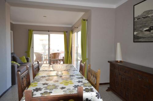 Apartamento Con Piscina Comunitaria. Tcanig�2d