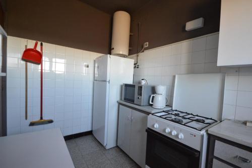 Apartamento Con Piscina Comunitaria. Tcanig�2d