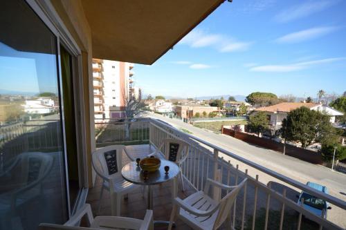 Apartamento Con Piscina Comunitaria. Tcanig�2d