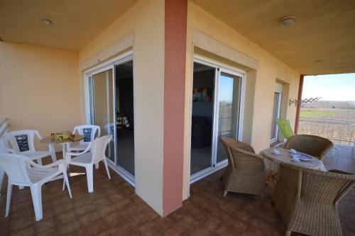 Apartamento Con Piscina Comunitaria. Tcanig�2d