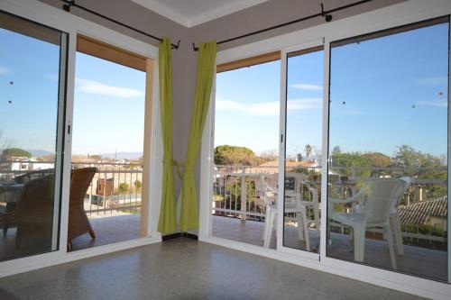Apartamento Con Piscina Comunitaria. Tcanig�2d
