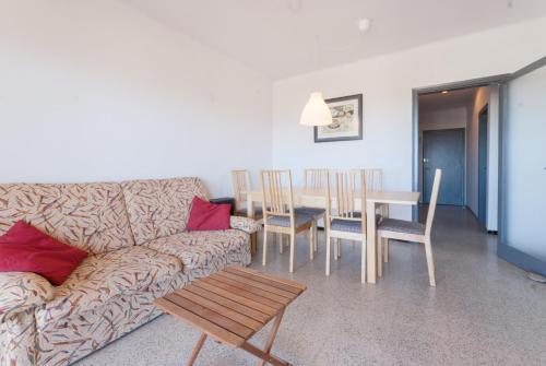 Apartamento Con Piscina Comunitaria. Tcanigo9b