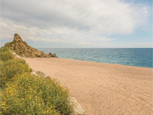 Seven-bedroom Holiday Home In Sant Pol De Mar