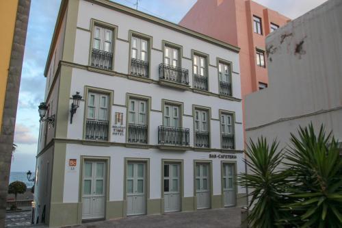 Hotel Emblem�tico Holiday Time
