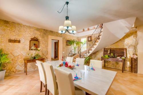 Santa Margalida Villa Sleeps 8 Pool Air Con Wifi