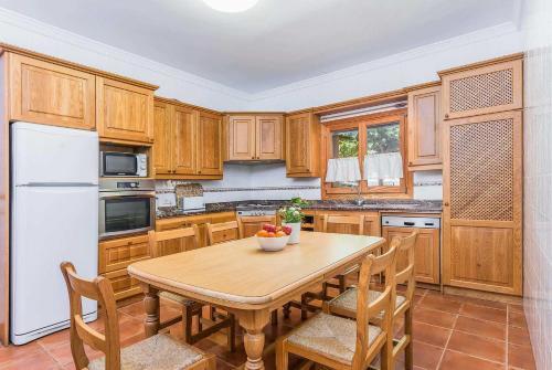Santa Margalida Villa Sleeps 10 Air Con Wifi