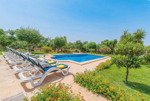 Santa Margalida Villa Sleeps 10 Air Con Wifi