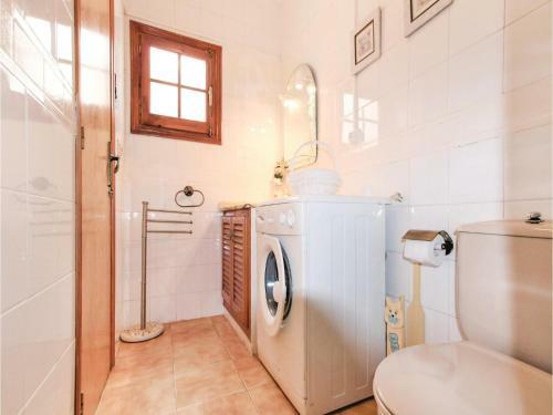 Four-bedroom Holiday Home In Santa Pola