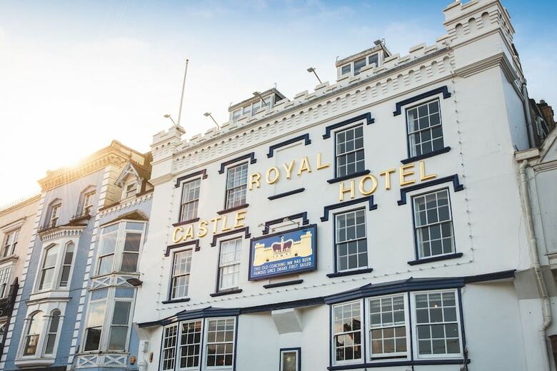 Royal Castle Hotel