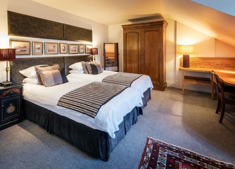 Royal Castle Hotel