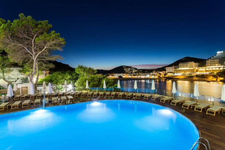 Hostal Palladium Hotel Cala Llonga - Adults Only