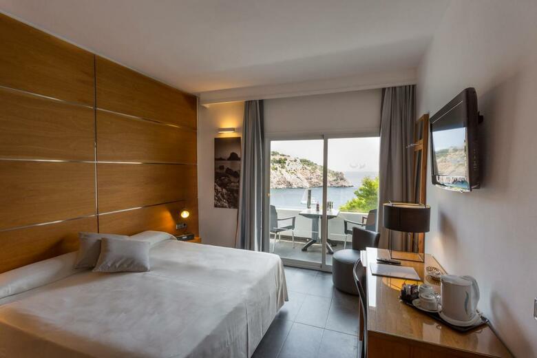 Hostal Palladium Hotel Cala Llonga - Adults Only