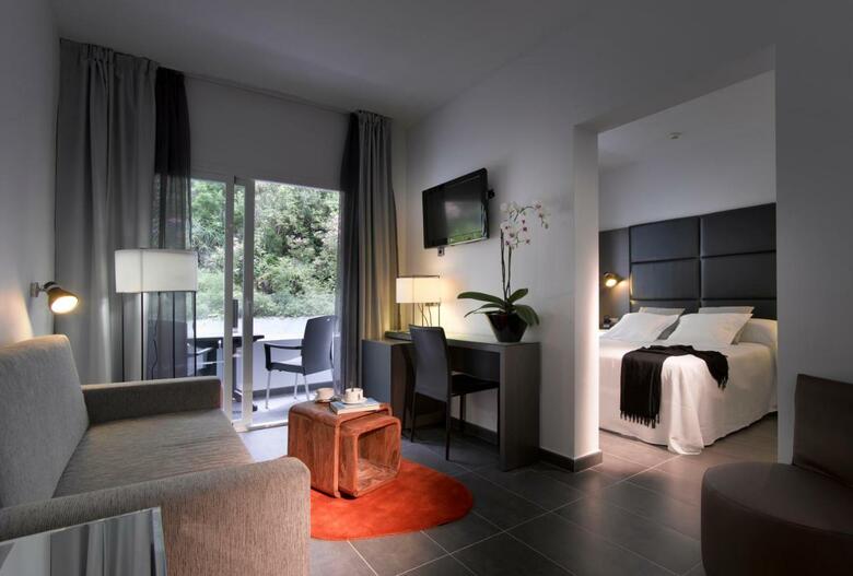 Hostal Palladium Hotel Cala Llonga - Adults Only