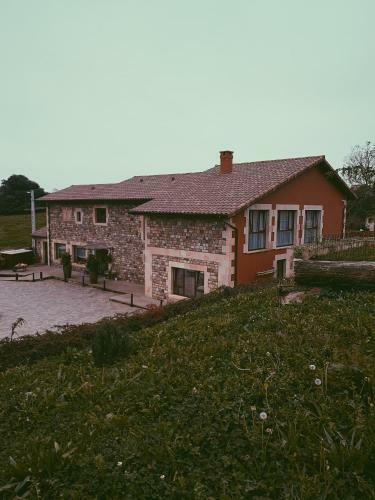 Hotel La Fuentona De Santillana