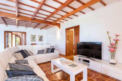 Santo Tomas Villa Sleeps 9 Pool Wifi