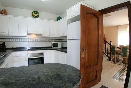 Segur De Calafell Villa Sleeps 11 Pool Air Con Wifi