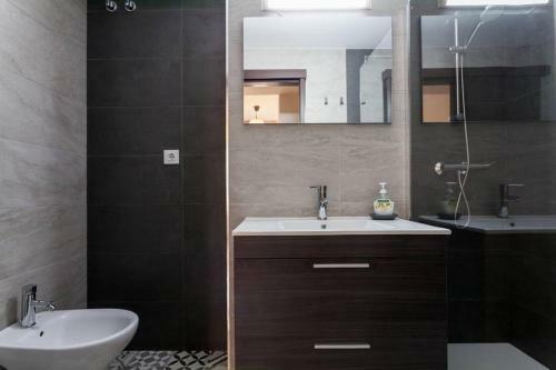 Triana Bridge Apartment