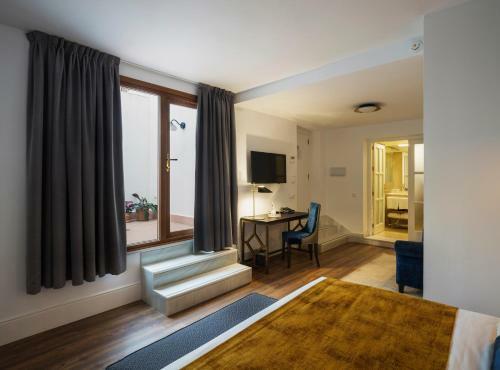 Halo Boutique Hotel