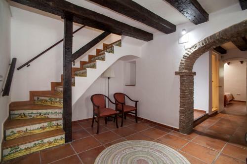 10 Bdr Chalet; Maria Luisa Park