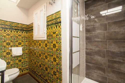 10 Bdr Chalet; Maria Luisa Park