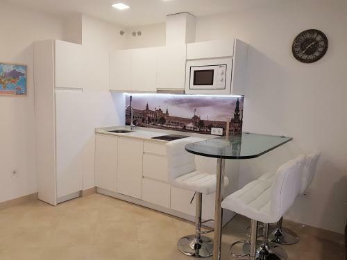 Reservaloen Apartamentos Murillo