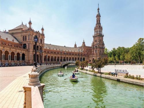 Four-bedroom Apartment In Sevilla