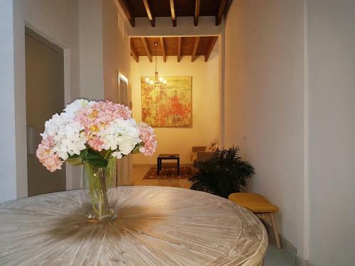 Reservaloen Casa Sevillana