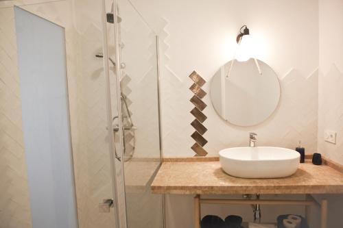 Quiet & Modern Apartment In Typical Sevilla House