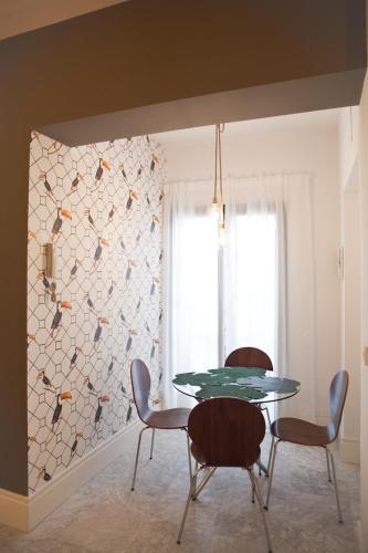 Quiet & Modern Apartment In Typical Sevilla House