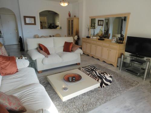 Apartamento Ref. 2733 Altos De Calahonda