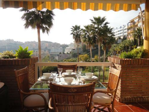 Apartamento Ref. 2733 Altos De Calahonda