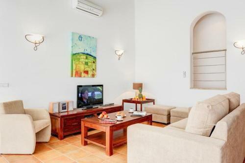 Torre Soli Nou Villa Sleeps 9 Pool Air Con Wifi