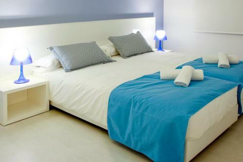 Son Bou Villa Sleeps 10 Pool Air Con Wifi