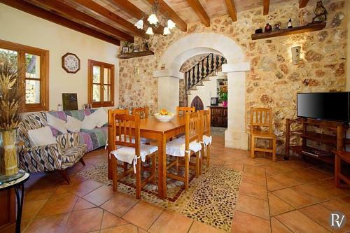 Son Macia Villa Sleeps 8 Pool Wifi