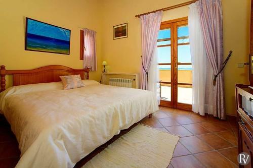 Son Macia Villa Sleeps 8 Pool Wifi