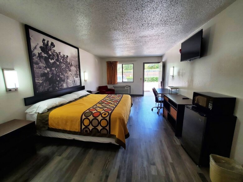 Hotel Super 8 Arlington East