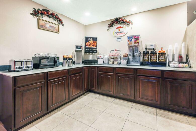 Hotel Super 8 Arlington East