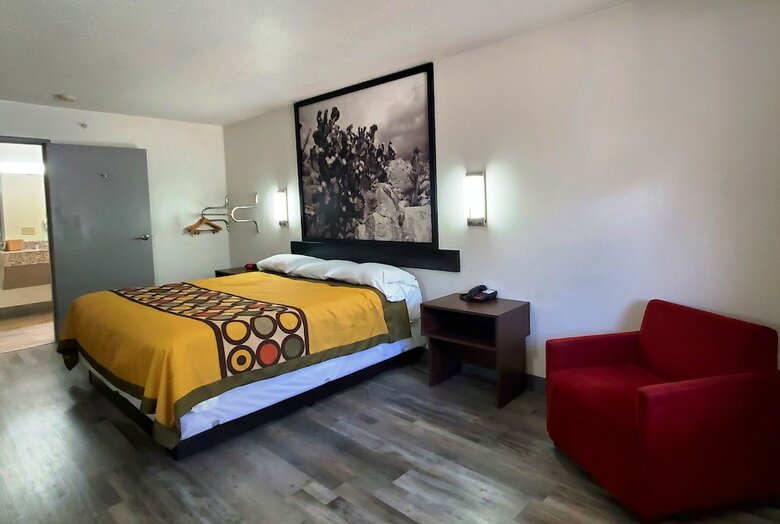 Hotel Super 8 Arlington East