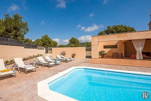 Son Servera Villa Sleeps 8 Pool Wifi