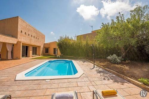 Son Servera Villa Sleeps 8 Pool Wifi