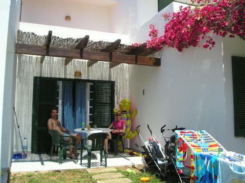 Apartamentos Las Brisas I & II