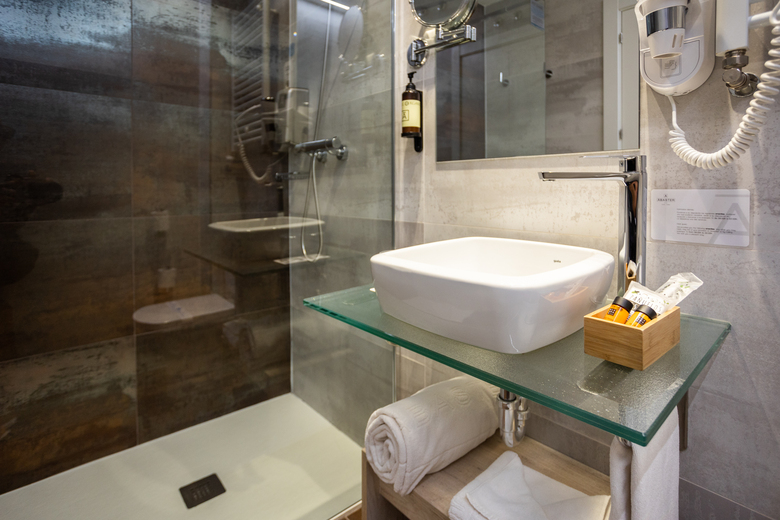 Hotel Dwo �baster